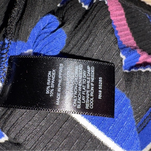 Women’s Express stripped dress size medium - Picture 5 of 5